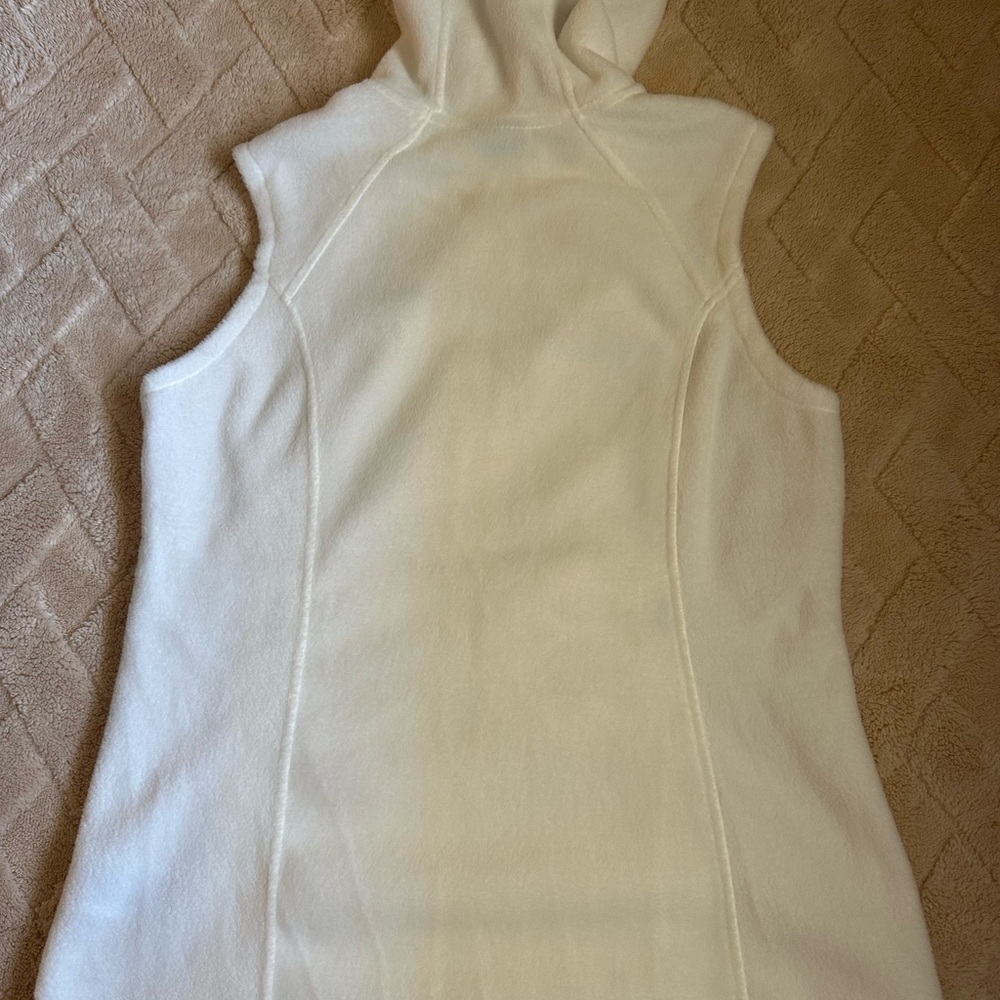 Columbia Hooded Vest - Picture 4 of 5
